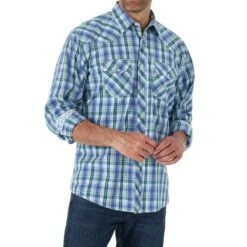 Wrangler Men's 20X Advanced Competition Blue Plaid Snap Shirt